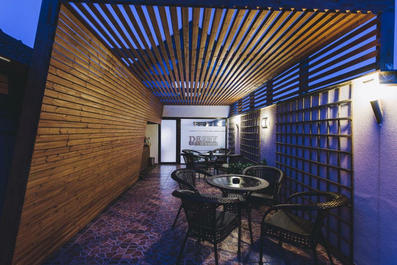 Derby Apart Hotel Alba Iulia Extérieur photo