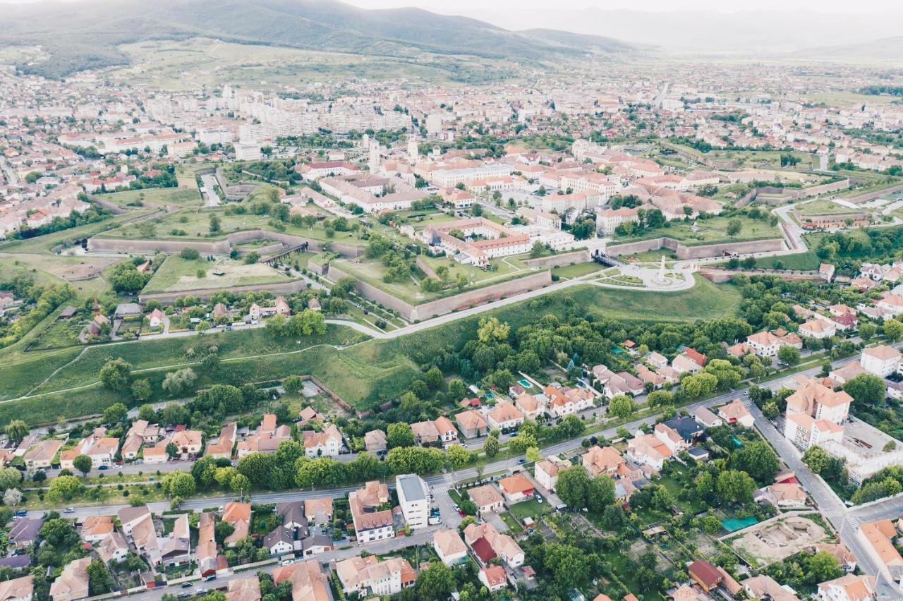 Derby Apart Hotel Alba Iulia Extérieur photo