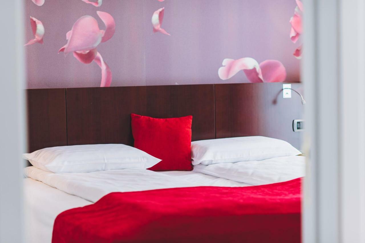 Derby Apart Hotel Alba Iulia Extérieur photo